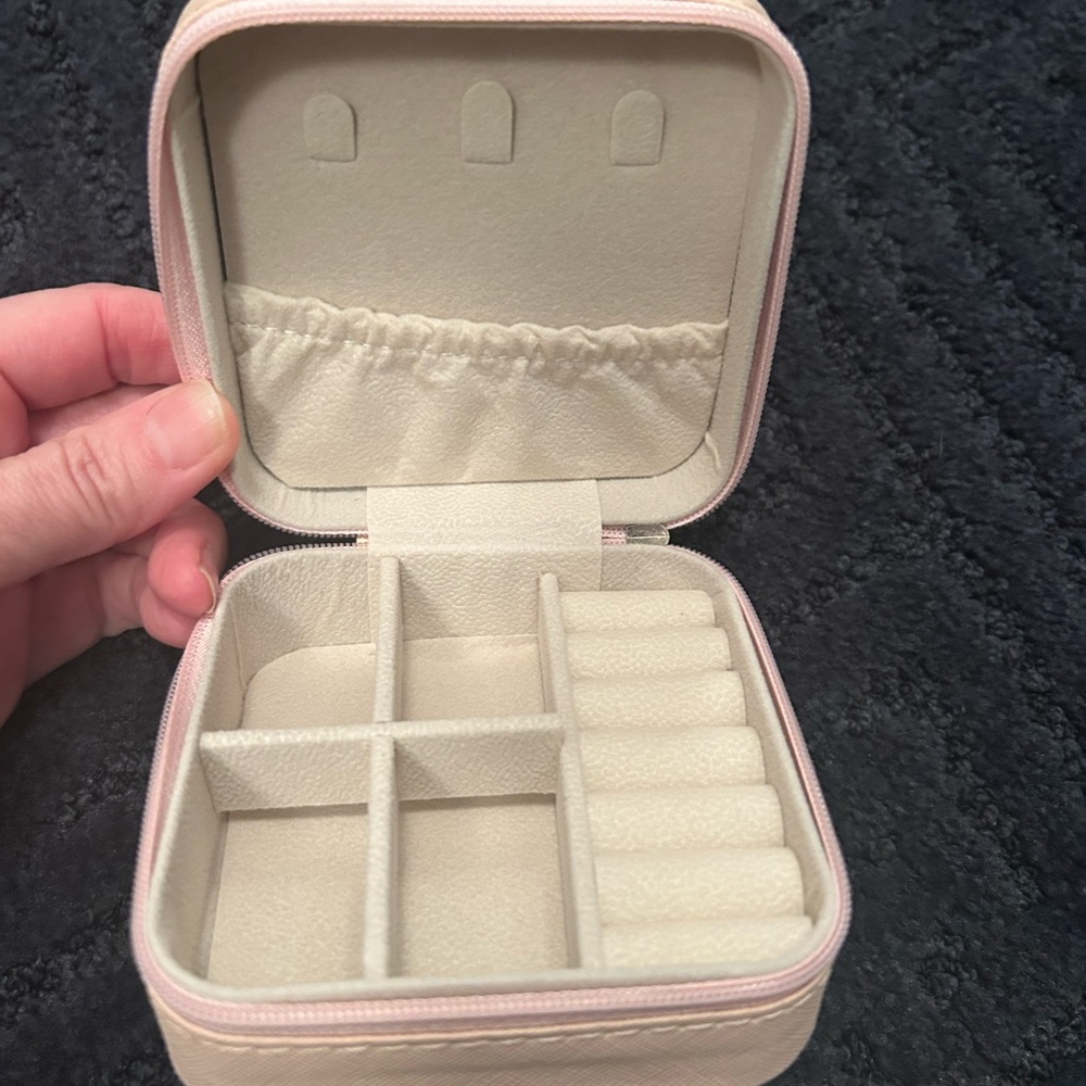 Compact Pink Jewelry Organizer